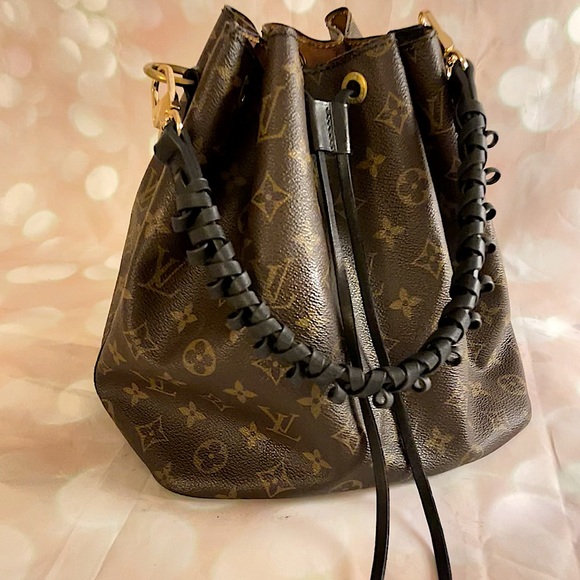 🔥Vintage LOUIS VUITTON Petit Noe Drawstring Shoulder Bag Monogram Leather - Picture 4 of 14